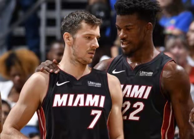 预测中日战双方首发：国足4-4-2双后腰，蒋圣龙、谢文能先发